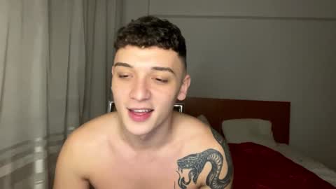 Snapshot of mikelaur chatting on December 2024 06:17:01 PM MikeLaur online show from December 2024 06:17:01 PM