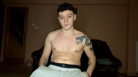 Snapshot of mikelaur chatting on January 2025 05:27:01 PM MikeLaur online show from January 2025 05:27:01 PM