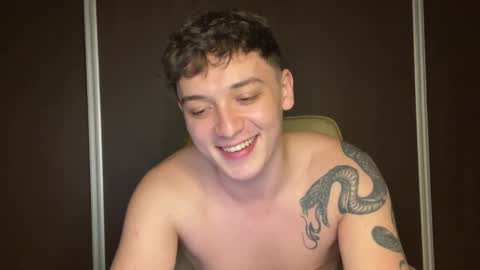 Snapshot of mikelaur chatting on March 2025 07:27:02 PM MikeLaur online show from March 2025 07:27:02 PM