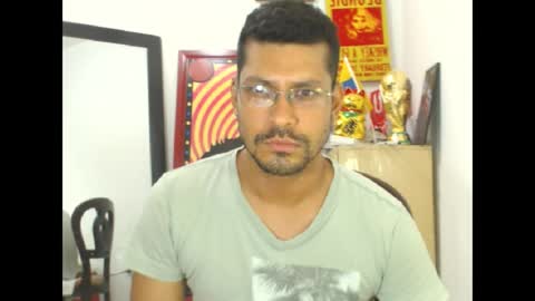 Snapshot of mikeriverx chatting on June 2026 04:02:01 AM mikeriverx online show from June 2026 04:02:01 AM