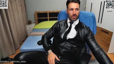 Mike    online show from October 2025 06:36:01 PM