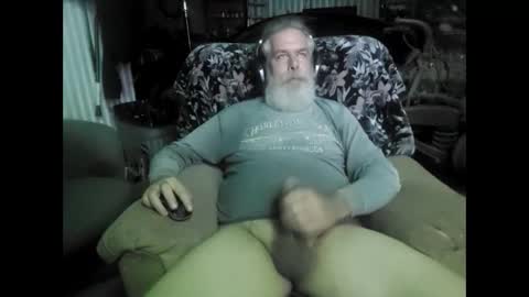 Snapshot of mikevm420 chatting on December 2024 04:27:02 PM mike online show from December 2024 04:27:02 PM