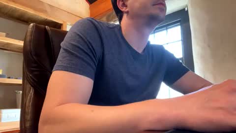 mikeydubs10 online show from April 2026 01:39:01 PM