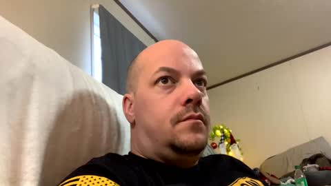 Snapshot of mikeylikesit2222 chatting on December 2024 02:30:02 PM mikeylikesit2222 online show from December 2024 02:30:02 PM