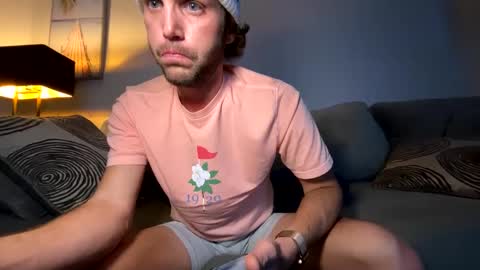 Snapshot of mikeywhite123 chatting on March 2025 04:52:02 AM mikeywhite123 online show from March 2025 04:52:02 AM