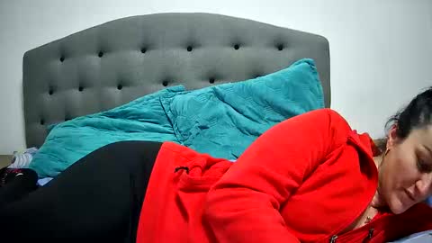 Mikyloveu online show from February 2025 06:58:02 PM