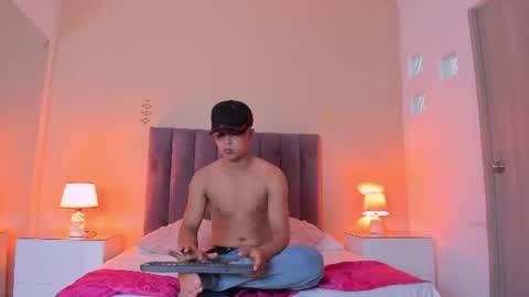 Mila Coti online show from August 2026 08:00:02 PM