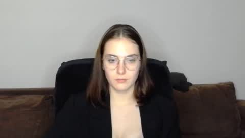 mila_keyy online show from November 2025 09:59:01 PM