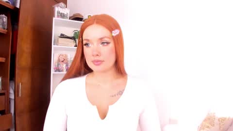 Mila online show from November 2025 08:42:02 PM