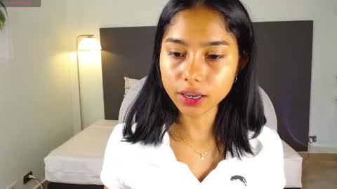 Snapshot of milaa_star chatting on May 2026 05:02:02 AM milaa_star online show from May 2026 05:02:02 AM