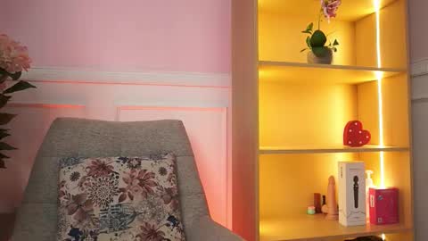 milacrave online show from February 2026 11:31:02 AM