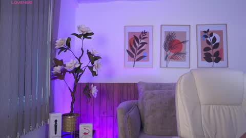 milacrave online show from April 2026 11:46:02 AM