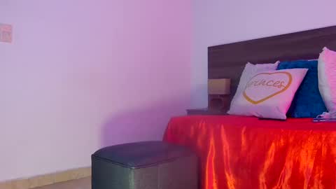 mila online show from November 2025 06:42:02 PM