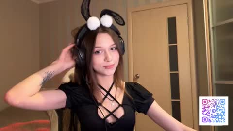 Snapshot of milamiuu chatting on February 2026 04:02:01 PM milamiuu online show from February 2026 04:02:01 PM