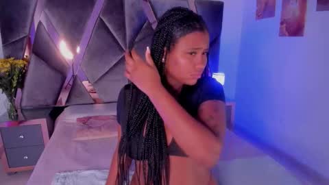 Snapshot of milan_ebony chatting on December 2025 05:55:02 PM Milan online show from December 2025 05:55:02 PM