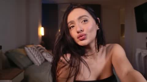 Snapshot of milana_desire chatting on November 2025 10:41:02 PM milana online show from November 2025 10:41:02 PM