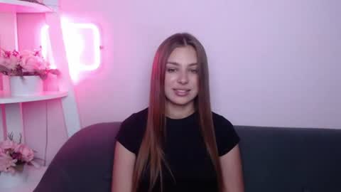 Snapshot of milanaangelas chatting on July 2026 04:40:01 AM milanaangelas online show from July 2026 04:40:01 AM