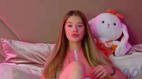 MilanaBalmain online show from March 2025 04:36:02 AM