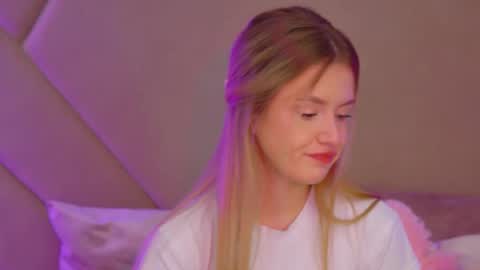 MilanaBalmain online show from October 2025 04:20:02 AM