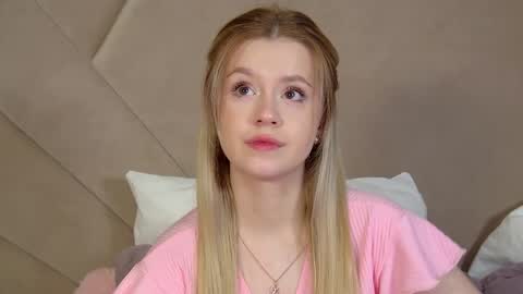 MilanaBalmain online show from April 2026 04:32:01 AM