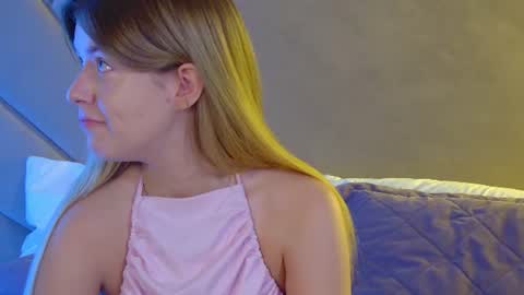 MilanaBalmain online show from June 2026 04:18:02 AM