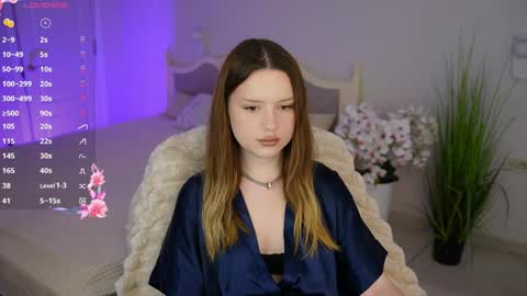 milanamoons online show from May 2026 11:28:02 AM