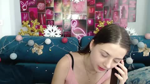 milanaroz online show from December 2024 09:10:01 AM