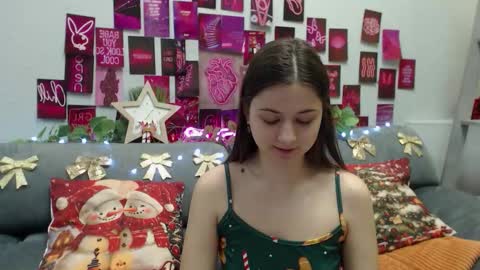 milanaroz online show from December 2025 06:31:02 AM