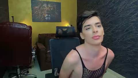 Snapshot of milandash chatting on July 2026 10:12:02 AM MilanDash online show from July 2026 10:12:02 AM