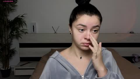 Snapshot of milania_hot_foxy chatting on January 2025 06:12:01 AM Mila online show from January 2025 06:12:01 AM