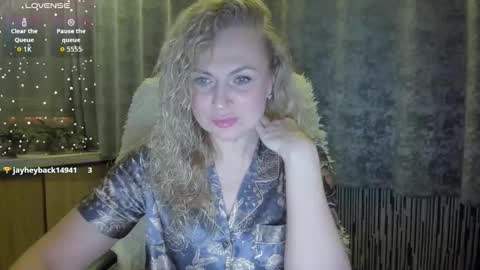 milanna_x online show from December 2025 02:32:02 PM