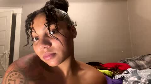 Snapshot of milanthesub chatting on November 2025 11:40:02 AM milanthesub online show from November 2025 11:40:02 AM