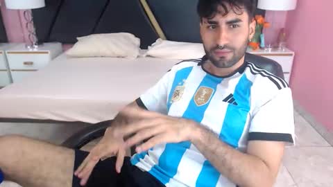 milanzaire online show from October 2025 12:00:02 AM