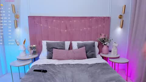 Mia online show from February 2025 11:44:02 AM