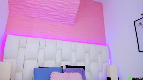 mile_loucrath online show from February 2025 08:17:02 PM