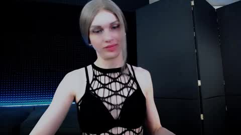 Milena Hardy online show from October 2025 04:41:02 AM