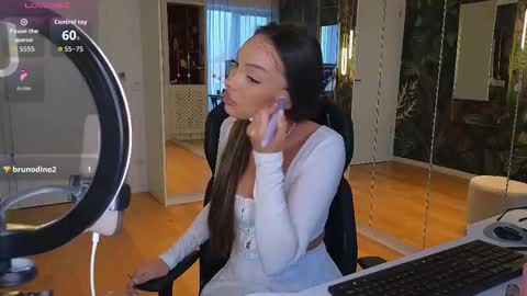 Snapshot of mileysin chatting on January 2026 02:12:02 PM Miley Sin online show from January 2026 02:12:02 PM