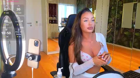 Snapshot of mileysin chatting on February 2026 01:16:01 PM Miley Sin online show from February 2026 01:16:01 PM