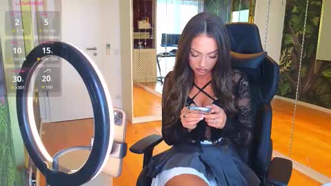 Snapshot of mileysin chatting on February 2026 01:43:01 PM Miley Sin online show from February 2026 01:43:01 PM