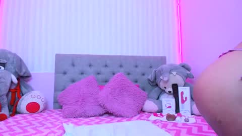Snapshot of milf_bigass_ chatting on February 2025 04:15:02 PM Antonella online show from February 2025 04:15:02 PM