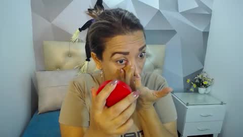 milf_hugeboobs online show from October 2025 11:00:01 AM