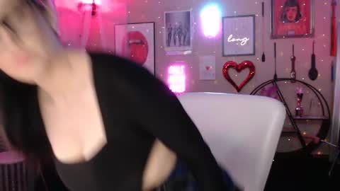 Snapshot of milf_lacey chatting on February 2025 03:58:02 AM Milf Lacey online show from February 2025 03:58:02 AM