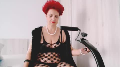 Milfsupreme online show from October 2025 11:29:02 AM