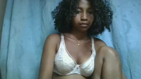 Snapshot of milinasy chatting on February 2026 10:21:01 PM milinasy online show from February 2026 10:21:01 PM