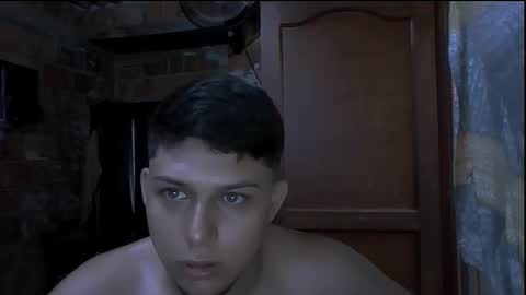 Snapshot of milk_boy25 chatting on October 2025 09:46:01 PM milk_boy25 online show from October 2025 09:46:01 PM