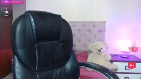 Snapshot of milk_little4u chatting on November 2025 07:52:02 AM luci online show from November 2025 07:52:02 AM