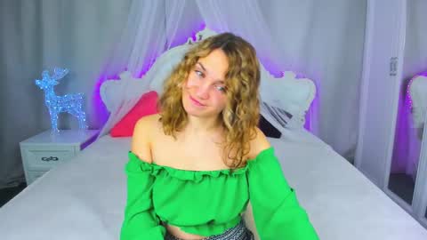 milkablond online show from January 2025 12:43:02 AM