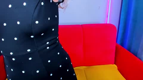 milkablond online show from March 2026 02:05:02 AM