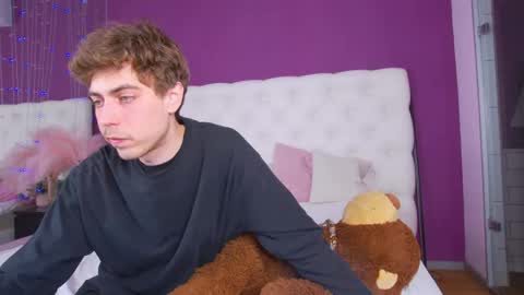 milkhunter_ online show from April 2026 06:40:02 AM