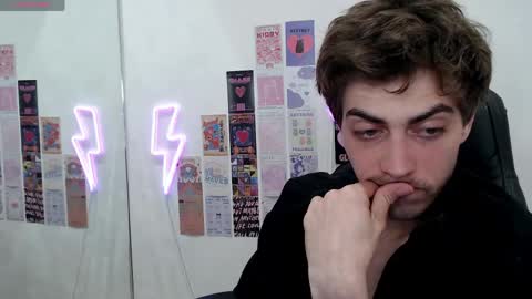 milkhunter_ online show from April 2026 09:50:02 PM